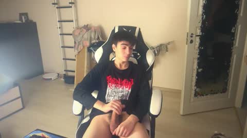 Ray online show from December 2025 12:54:01 PM