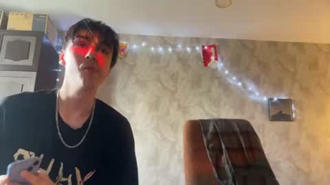 Snapshot of stralght_twinks chatting on June 2026 10:23:01 AM Ray online show from June 2026 10:23:01 AM