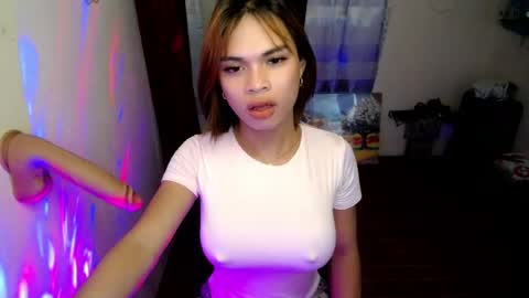Snapshot of strawberry_kisses143 chatting on July 2026 11:17:02 AM strawberry_kisses143 online show from July 2026 11:17:02 AM