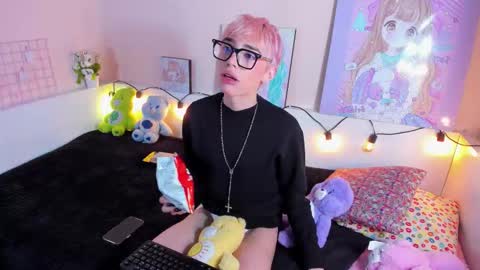 Snapshot of strawberry_kitty_ chatting on November 2025 04:21:01 AM strawberry_kitty_ online show from November 2025 04:21:01 AM