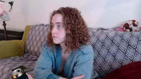 Strawberrylotsacake online show from February 2026 06:26:02 PM