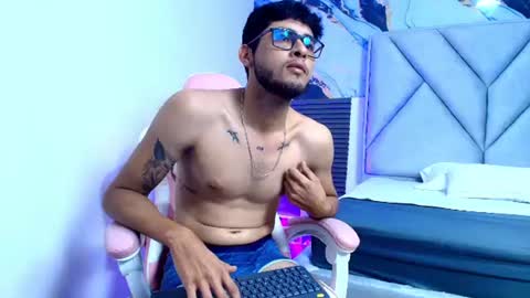 Snapshot of stron_dominant chatting on June 2026 12:25:02 PM Javier online show from June 2026 12:25:02 PM