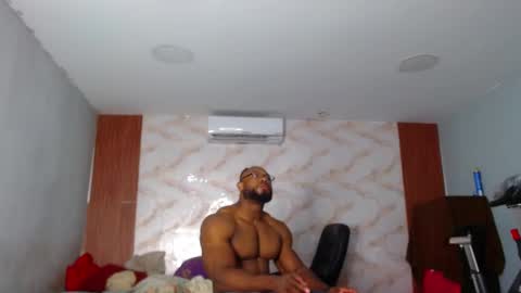 strong_george1 online show from September 2025 10:33:02 PM