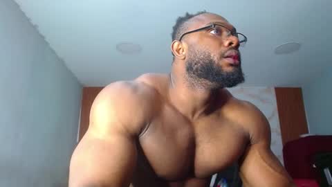 strong_george1 online show from October 2025 12:41:02 AM