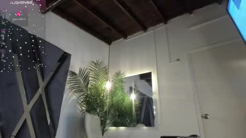 Snapshot of strong_girl_ chatting on October 2025 11:01:01 AM Alexa online show from October 2025 11:01:01 AM