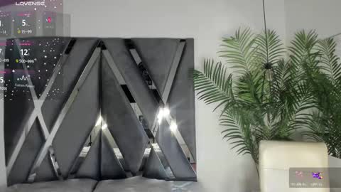 Snapshot of strong_girl_ chatting on November 2025 10:37:02 AM Alexa online show from November 2025 10:37:02 AM