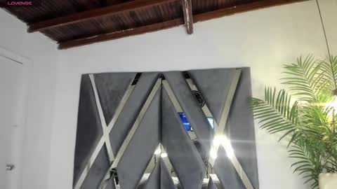 Snapshot of strong_girl_ chatting on November 2025 11:00:01 AM Alexa online show from November 2025 11:00:01 AM