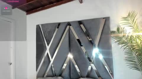 Alexa   online show from December 2025 10:44:02 AM