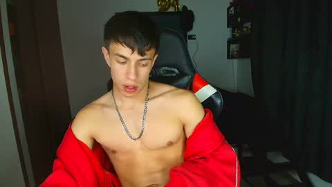 Snapshot of strong_jackxxx chatting on May 2026 04:43:01 AM Daddy Jack online show from May 2026 04:43:01 AM