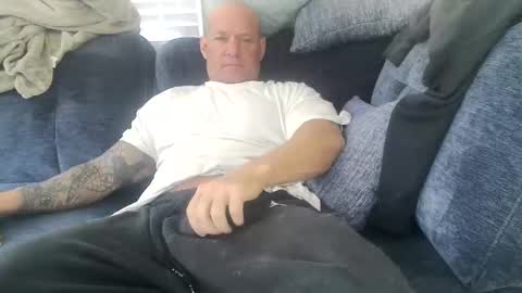 StrongAndHard online show from November 2025 01:46:01 PM