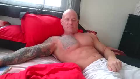 Snapshot of strongandhard073 chatting on May 2026 04:04:01 PM StrongAndHard online show from May 2026 04:04:01 PM