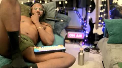 strongmellow online show from October 2025 06:04:01 PM