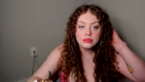 Strwbby online show from November 2025 04:00:02 AM