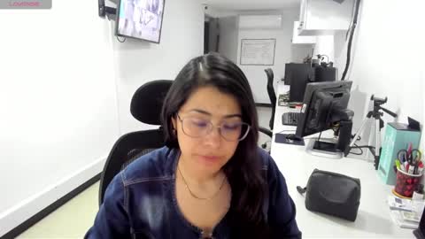 studcb_ online show from September 2025 10:48:02 PM