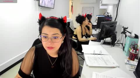 studcb_ online show from October 2025 03:40:01 PM