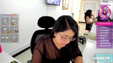 studcb_ online show from April 2026 04:59:02 PM