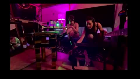 Snapshot of studio4three chatting on December 2024 09:22:01 AM studio4three online show from December 2024 09:22:01 AM