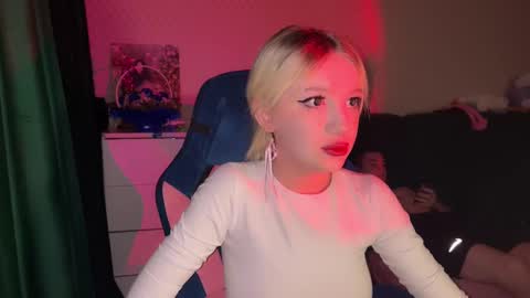 stuffy_ri online show from January 2025 07:31:02 PM