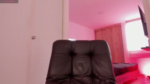 Snapshot of su_ssie chatting on February 2025 04:13:02 PM su_ssie online show from February 2025 04:13:02 PM