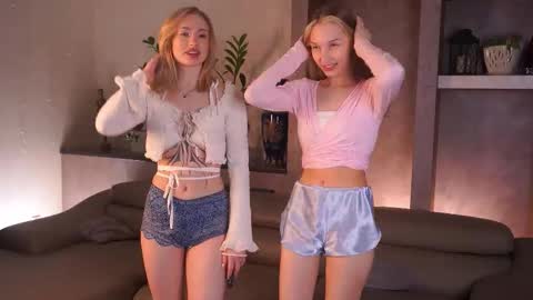 Snapshot of suannedoriean chatting on February 2026 04:07:01 AM Mure online show from February 2026 04:07:01 AM