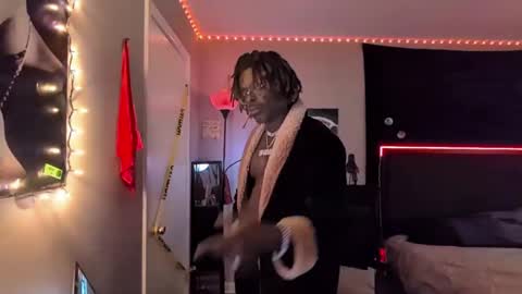 Snapshot of suavechocolatecity chatting on September 2025 10:42:01 PM Hot Chocolate online show from September 2025 10:42:01 PM