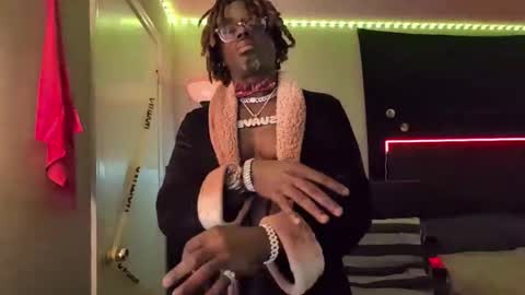 Snapshot of suavechocolatecity chatting on October 2025 06:56:02 AM Hot Chocolate online show from October 2025 06:56:02 AM