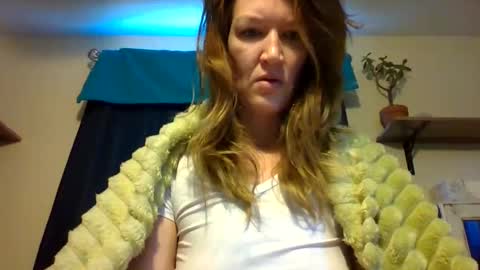 Snapshot of sub4you69brat chatting on January 2025 05:21:01 PM sub4you69brat online show from January 2025 05:21:01 PM