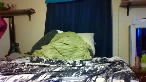 Snapshot of sub4you69brat chatting on February 2025 09:10:01 PM sub4you69brat online show from February 2025 09:10:01 PM