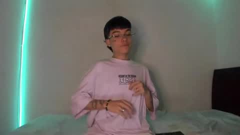 Snapshot of submissive_boyy_ chatting on January 2025 04:16:02 PM nico online show from January 2025 04:16:02 PM