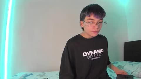 Snapshot of submissive_boyy_ chatting on January 2025 01:56:02 PM nico online show from January 2025 01:56:02 PM