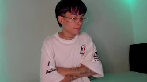 Snapshot of submissive_boyy_ chatting on February 2025 03:41:02 PM nico online show from February 2025 03:41:02 PM