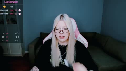 Snapshot of succubus_leslie chatting on December 2024 02:27:02 PM succubus_leslie online show from December 2024 02:27:02 PM