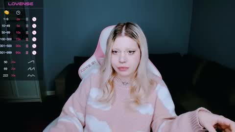 Snapshot of succubus_leslie chatting on February 2025 05:18:02 PM succubus_leslie online show from February 2025 05:18:02 PM