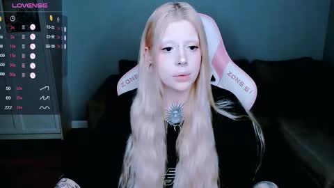 Snapshot of succubus_leslie chatting on September 2025 11:04:02 PM succubus_leslie online show from September 2025 11:04:02 PM