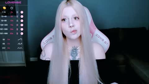 Snapshot of succubus_leslie chatting on September 2025 10:32:01 PM succubus_leslie online show from September 2025 10:32:01 PM