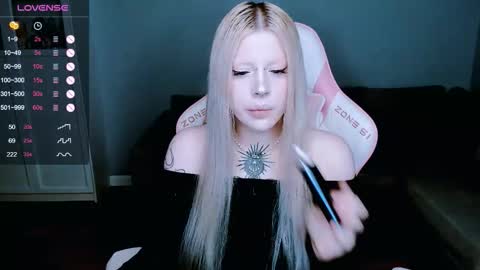 Snapshot of succubus_leslie chatting on September 2025 12:15:01 AM succubus_leslie online show from September 2025 12:15:01 AM