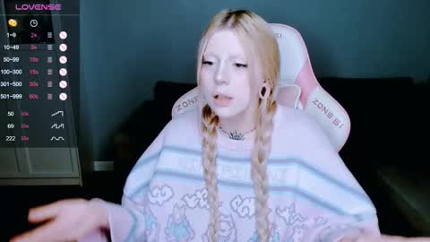 Snapshot of succubus_leslie chatting on October 2025 10:41:02 PM succubus_leslie online show from October 2025 10:41:02 PM