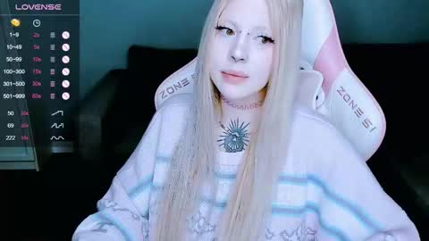 Snapshot of succubus_leslie chatting on December 2025 01:44:02 AM succubus_leslie online show from December 2025 01:44:02 AM