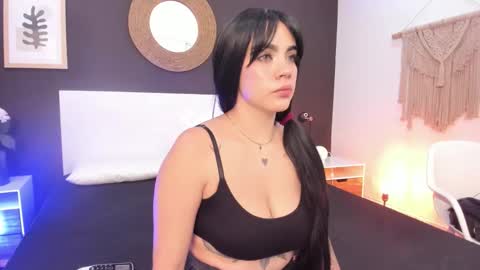 Luna  online show from September 2025 03:07:02 AM