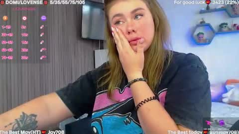 suchcute_ online show from May 2026 02:39:01 AM