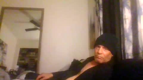 Snapshot of suckitu812 chatting on January 2026 01:10:02 AM SUCKITU812 online show from January 2026 01:10:02 AM