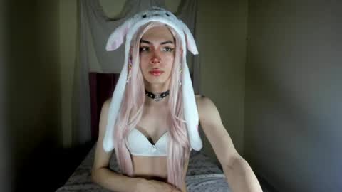 Snapshot of sue_krous chatting on May 2026 09:25:02 AM sue online show from May 2026 09:25:02 AM