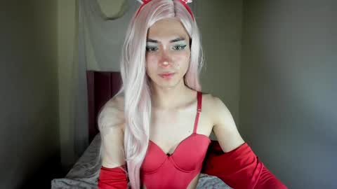 Snapshot of sue_krous chatting on May 2026 02:17:01 AM sue online show from May 2026 02:17:01 AM