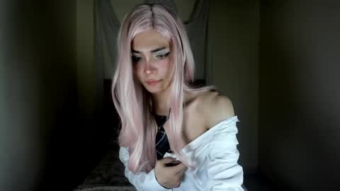 Snapshot of sue_krous chatting on May 2026 01:22:01 AM sue online show from May 2026 01:22:01 AM