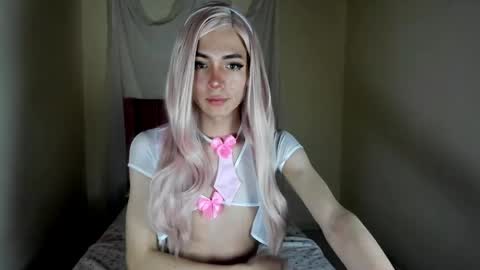Snapshot of sue_krous chatting on May 2026 11:29:01 AM sue online show from May 2026 11:29:01 AM