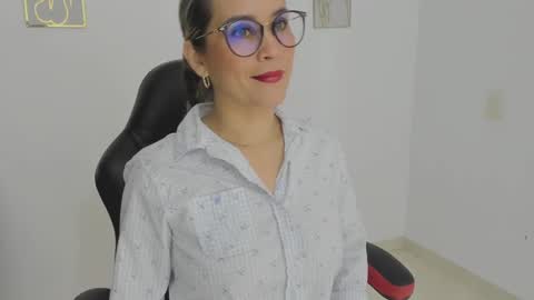 Snapshot of sugar_milff chatting on November 2025 01:33:02 PM sugar_milff online show from November 2025 01:33:02 PM