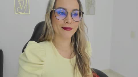 Snapshot of sugar_milff chatting on December 2025 02:14:02 PM sugar_milff online show from December 2025 02:14:02 PM