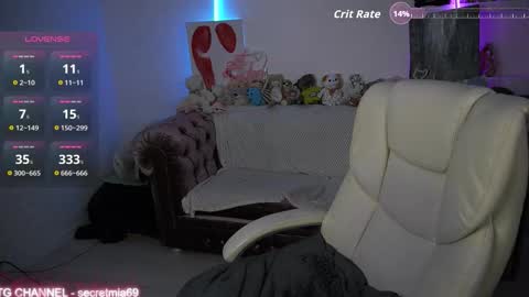 Mia online show from November 2025 09:48:02 AM