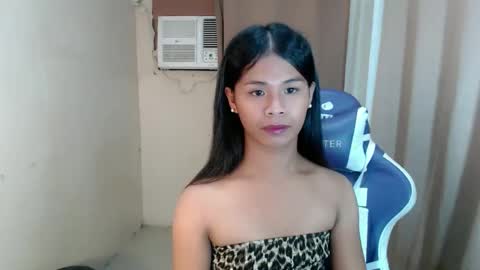 Snapshot of sugar_pixiee chatting on May 2026 11:38:02 AM sugar_pixiee online show from May 2026 11:38:02 AM