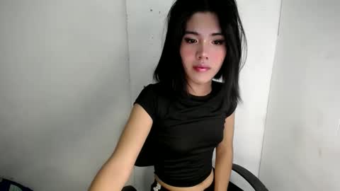 Jo Haira online show from December 2024 12:44:02 PM